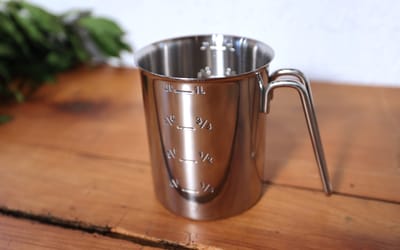 Messbecher aus Edelstahl