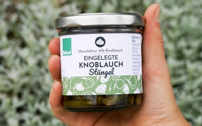 Eingelegte Knoblauchstängel